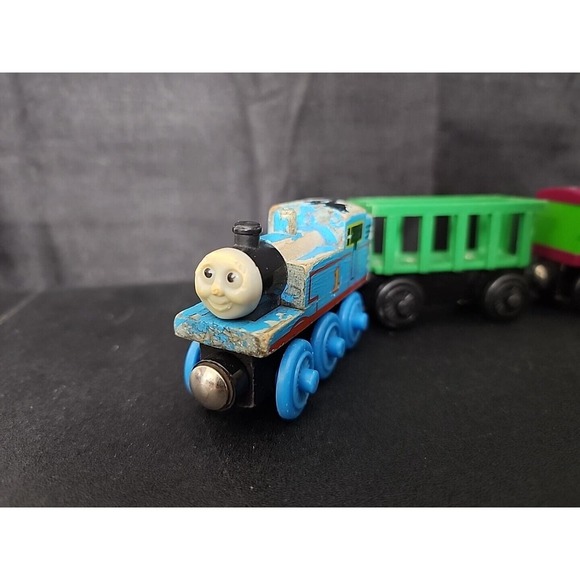 Thomas & Friends Wooden Railway Sodor Engine, Circus Train & Aquarium Cars Vtg - Picture 2 of 3